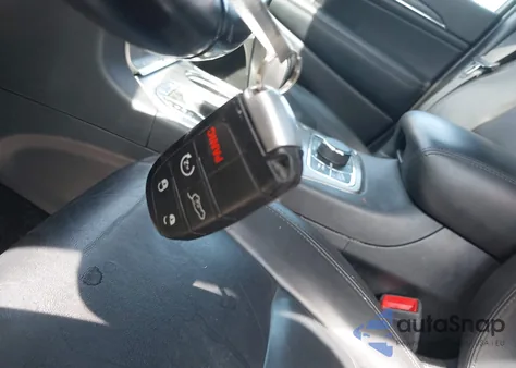 2021 Jeep Grand Cherokee Limited 4X4 from USA, damaged, VIN 1C4RJFBG0MC635533